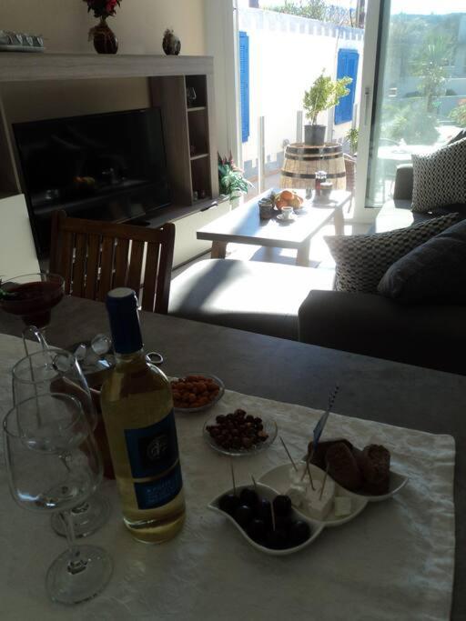 The Getaway Apartment Agia Marina  Ngoại thất bức ảnh
